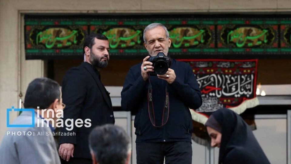 چرا عکسهای حاشیهای سیاستمداران جنجالی میشود؟ چرا عکسهای حاشیهای سیاستمداران جنجالی میشود؟