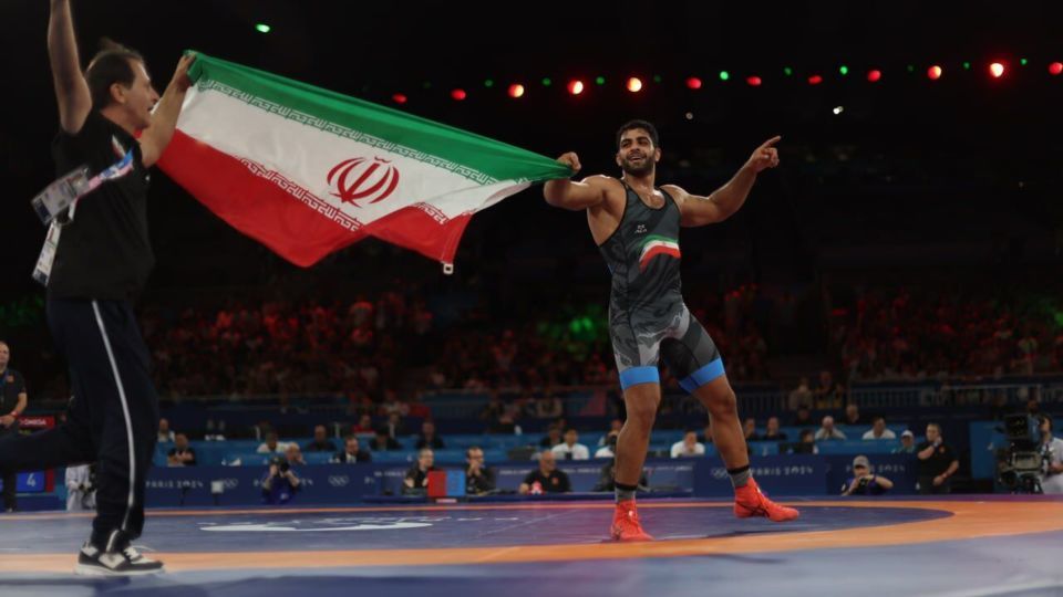 طلای ناب ساروی؛ رقص پرچم ایران در زاگرب طلای ناب ساروی؛ رقص پرچم ایران در زاگرب