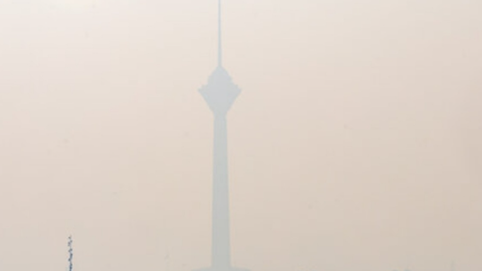 هوای تهران در وضعیت بسیار آلوده قرار دارد هوای تهران در وضعیت بسیار آلوده قرار دارد