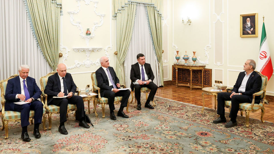 پزشکیان : تلاش برای عدم شکلگیری روابط پُرثمر میان کشورهای اسلامی به نتیجه نمیرسد پزشکیان : تلاش برای عدم شکلگیری روابط پُرثمر میان کشورهای اسلامی به نتیجه نمیرسد