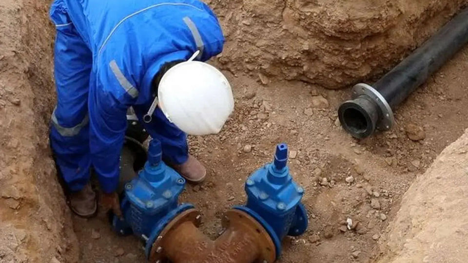 هدر رفت ۳۰ درصدی آب در شبکه توزیع به دلیل فرسودگی هدر رفت ۳۰ درصدی آب در شبکه توزیع به دلیل فرسودگی