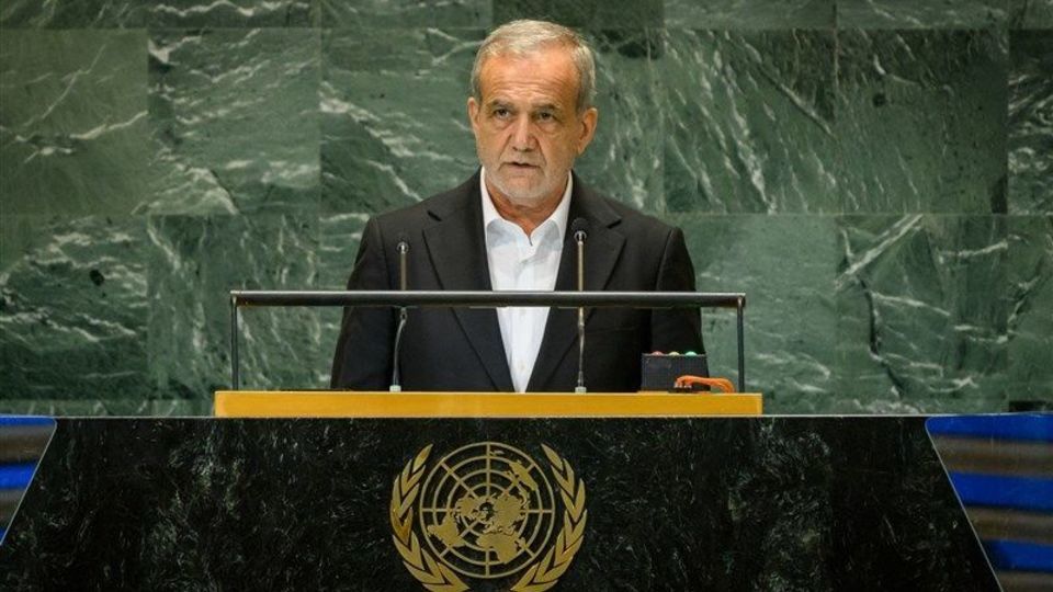 پزشکیان در سازمان ملل: رژیم صهیونیستی با حمله به ایران خیانتی بزرگ به دیپلماسی و تلاش برای استقرار صلح کرد پزشکیان در سازمان ملل: رژیم صهیونیستی با حمله به ایران خیانتی بزرگ به دیپلماسی و تلاش برای استقرار صلح کرد