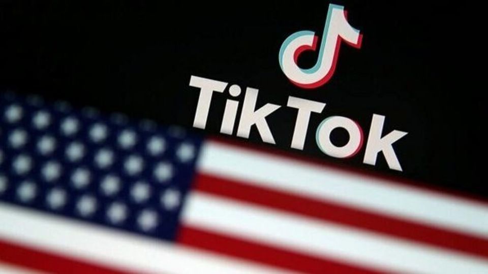 ترامپ دستور اجرایی قرارداد تیک تاک را امضا میکند ترامپ دستور اجرایی قرارداد تیک تاک را امضا میکند