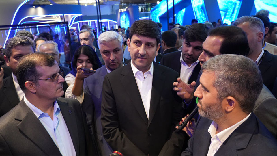 فعالسازی رسمی نخستین eSIM همراه اول؛ بیش از نیم میلیون نفر در صف استفاده فعالسازی رسمی نخستین eSIM همراه اول؛ بیش از نیم میلیون نفر در صف استفاده