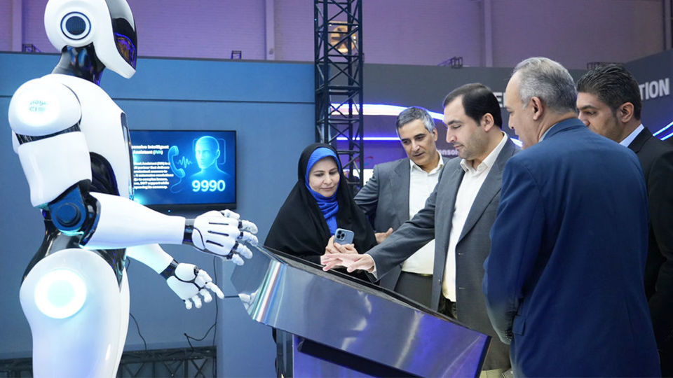 معرفی «چتبات» و «IVA» همراه اول در الکامپ ۱۴۰۴ معرفی «چتبات» و «IVA» همراه اول در الکامپ ۱۴۰۴