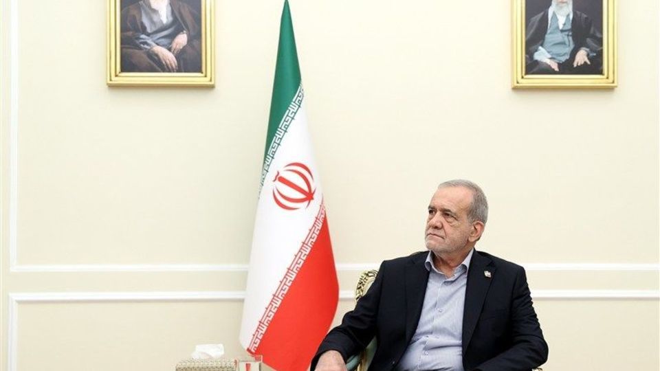 پزشکیان: اگر تحریمها رفع شوند، امکان گفتوگو و مذاکره وجود دارد پزشکیان: اگر تحریمها رفع شوند، امکان گفتوگو و مذاکره وجود دارد
