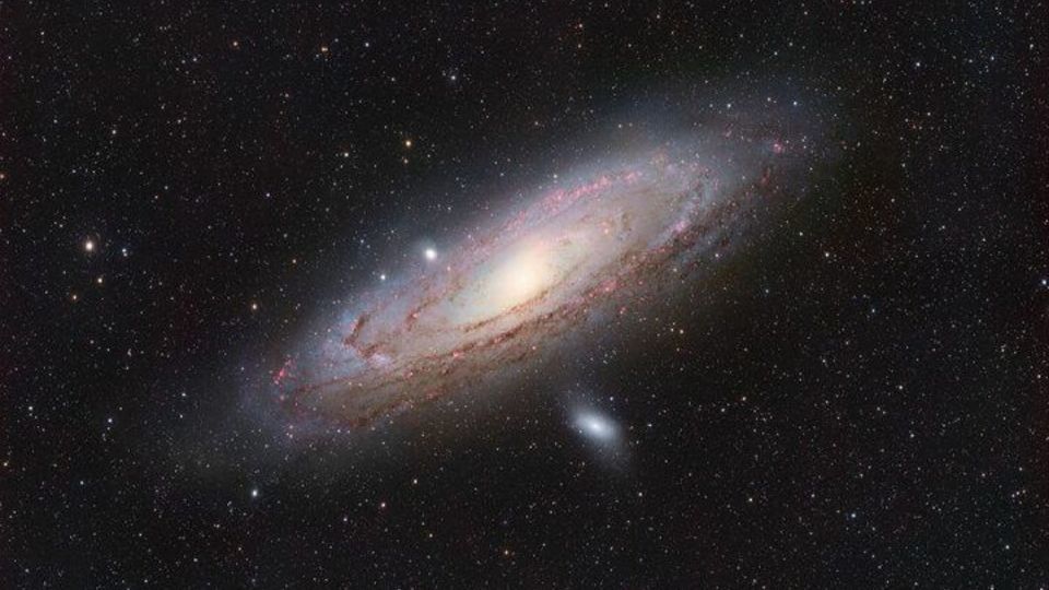 درخشش کهکشان «آندرومدا» در یک پرتره نجومی خیرهکننده درخشش کهکشان «آندرومدا» در یک پرتره نجومی خیرهکننده