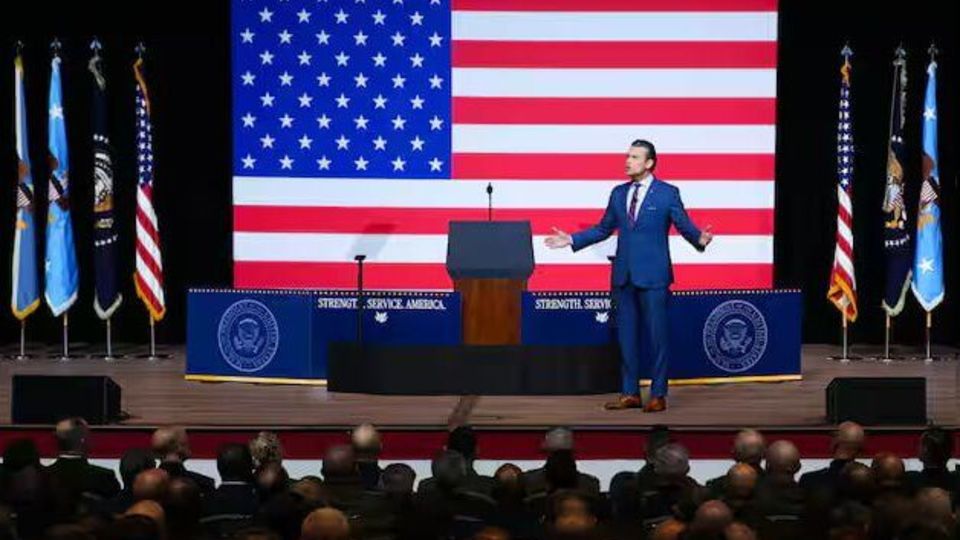 هگست به نظامیان رژیم آمریکا: وزارت دفاع مُرد، به وزارت جنگ خوش آمدید! هگست به نظامیان رژیم آمریکا: وزارت دفاع مُرد، به وزارت جنگ خوش آمدید!