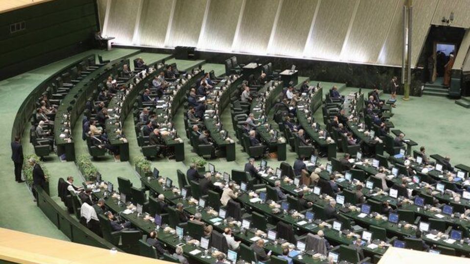 تاکید نمایندگان مجلس بر اجرای کامل برنامه هفتم/ دولت به جای گزارش، لایحه اصلاحی بدهد تاکید نمایندگان مجلس بر اجرای کامل برنامه هفتم/ دولت به جای گزارش، لایحه اصلاحی بدهد