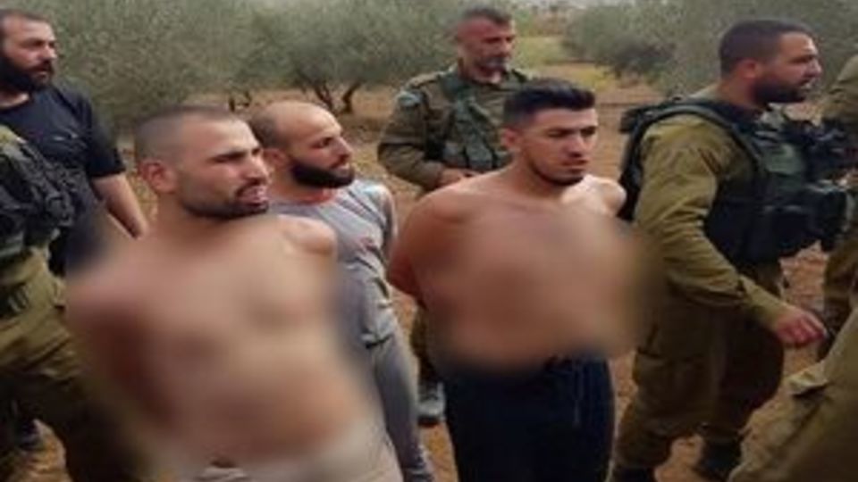 عریان کردن سربازان جولانی توسط نیروهای اسرائیل عریان کردن سربازان جولانی توسط نیروهای اسرائیل