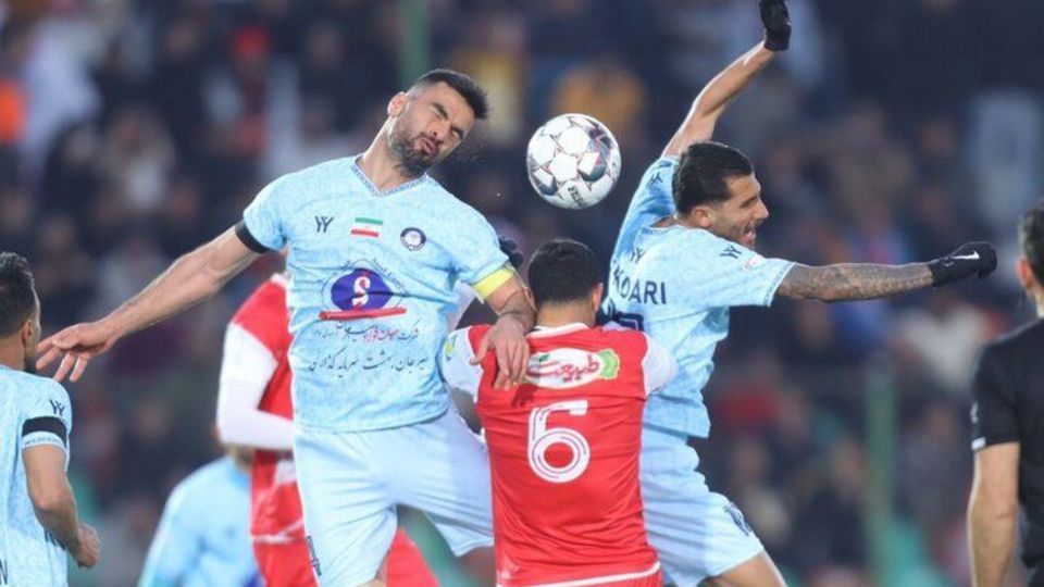 پرسپولیس - گلگهر؛ حرکت هاشمیان روی لبه تیغ/ چند طلسم شکسته میشود؟ پرسپولیس - گلگهر؛ حرکت هاشمیان روی لبه تیغ/ چند طلسم شکسته میشود؟