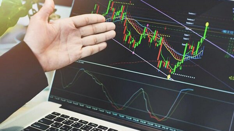 بورس در کف تاریخی؛ ریسکها پیشخور شدند بورس در کف تاریخی؛ ریسکها پیشخور شدند