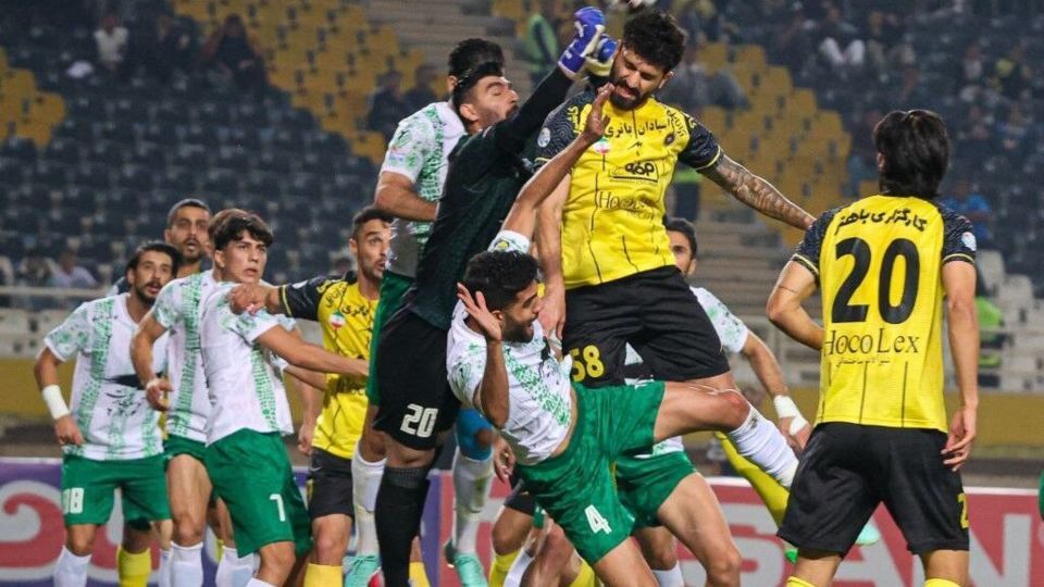 تساوی در دربی نصفجهان؛ سپاهان گرفتار در VAR و بدشناسی تساوی در دربی نصفجهان؛ سپاهان گرفتار در VAR و بدشناسی