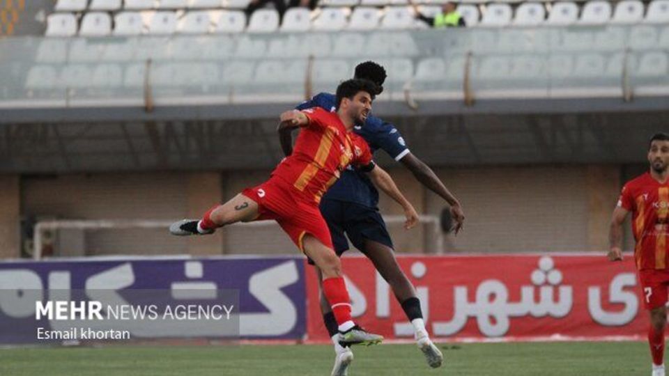 تساوی بدون گل تراکتور و فولاد در دیداری پر افت و خیز تساوی بدون گل تراکتور و فولاد در دیداری پر افت و خیز