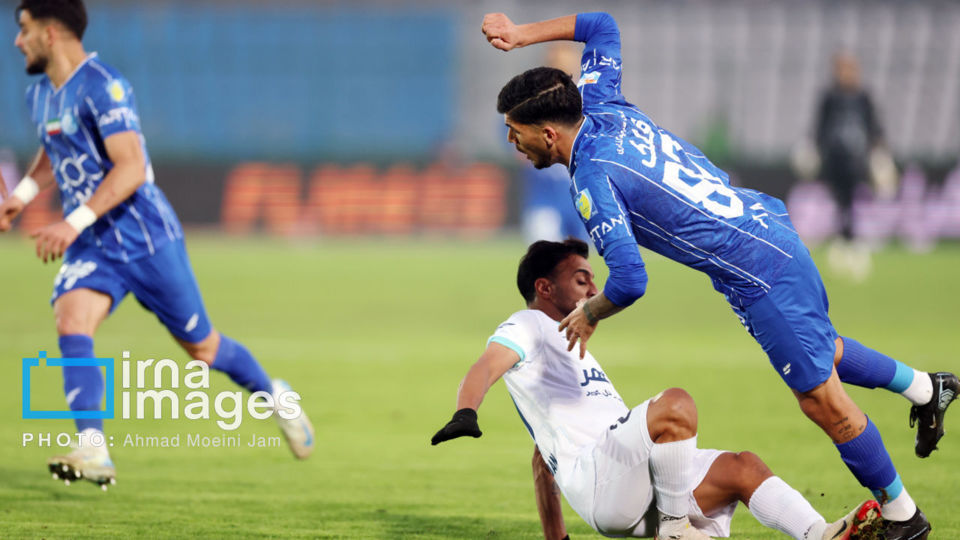 یزد، میزبان دیدار تیم‌های فوتبال استقلال تهران و فولاد هرمزگان