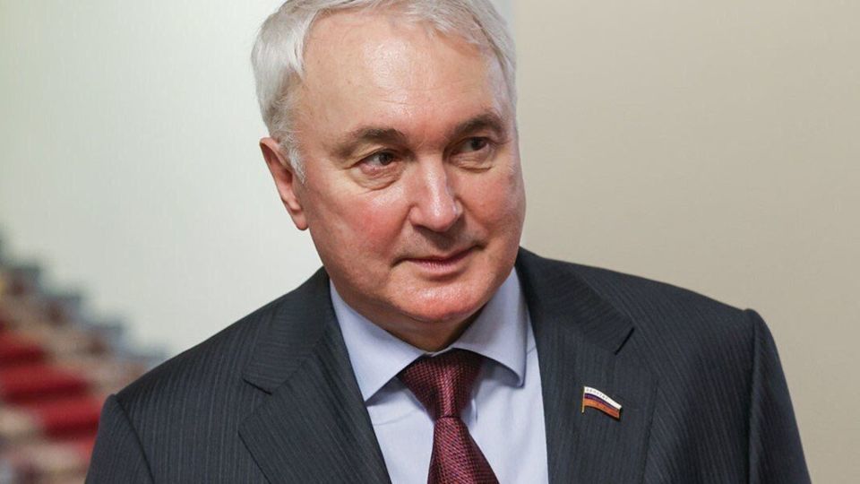 نماینده دومای روسیه: قاطعانه در کنار ایران هستیم نماینده دومای روسیه: قاطعانه در کنار ایران هستیم