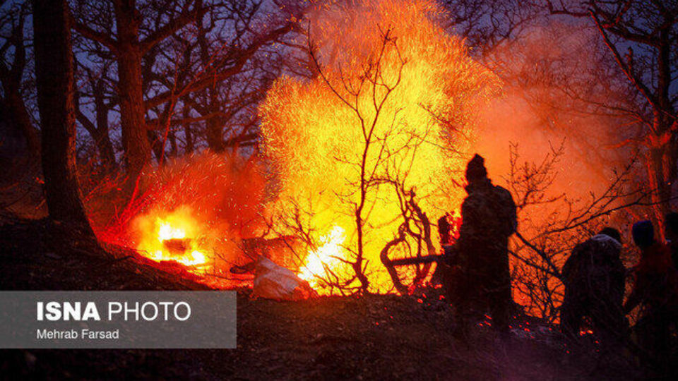 آتشسوزی در ۶۰ هکتار از جنگل های گیلان / نیروهای بومی به کمک بیایند آتشسوزی در ۶۰ هکتار از جنگل های گیلان / نیروهای بومی به کمک بیایند