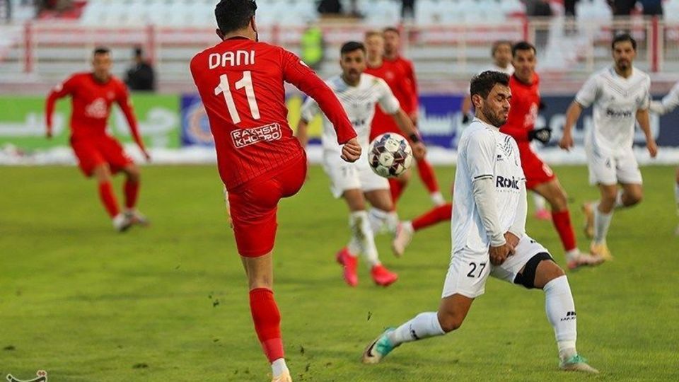 برودت هوا زمان برگزاری بازی تراکتور و مس رفسنجان را تغییر داد