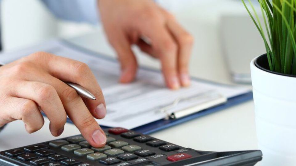 پرداخت پاداش و اضافهکار به کارمندان دولت مبتنی بر عملکرد میشود پرداخت پاداش و اضافهکار به کارمندان دولت مبتنی بر عملکرد میشود