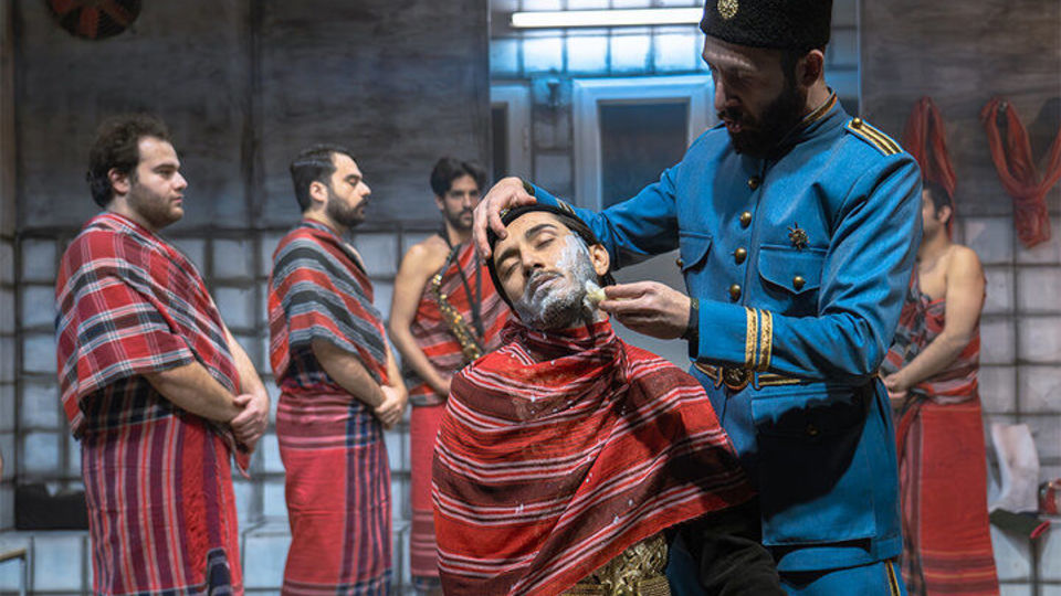 چالش کارگردانی یک متن ضدروایی و جنونآمیز؛ «کرشندو» کارگاهی شکل گرفت چالش کارگردانی یک متن ضدروایی و جنونآمیز؛ «کرشندو» کارگاهی شکل گرفت