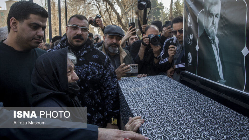 مراسم تشییع پیکر «عنایت بخشی»