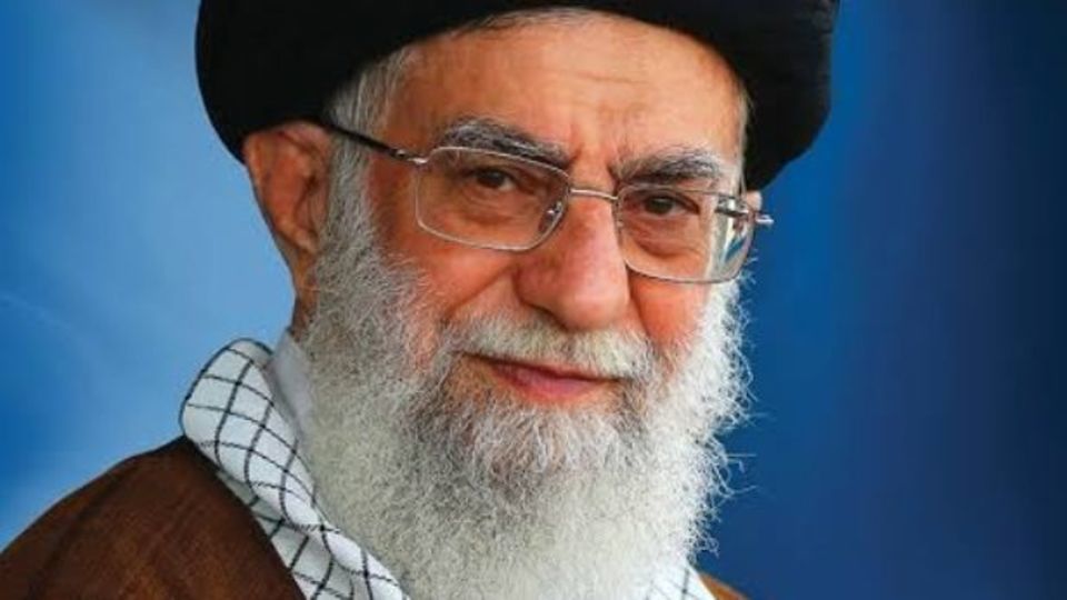 روح بلند آیت الله خامنه ای به ملکوت اعلی پیوست روح بلند آیت الله خامنه ای به ملکوت اعلی پیوست