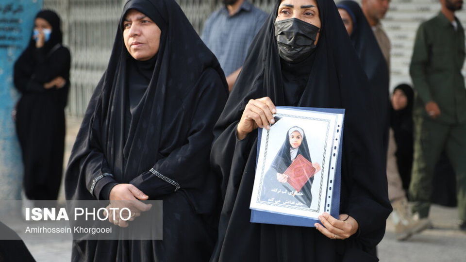 مراسم تشییع پیکر پاک دانش‌آموزان شهید - میناب