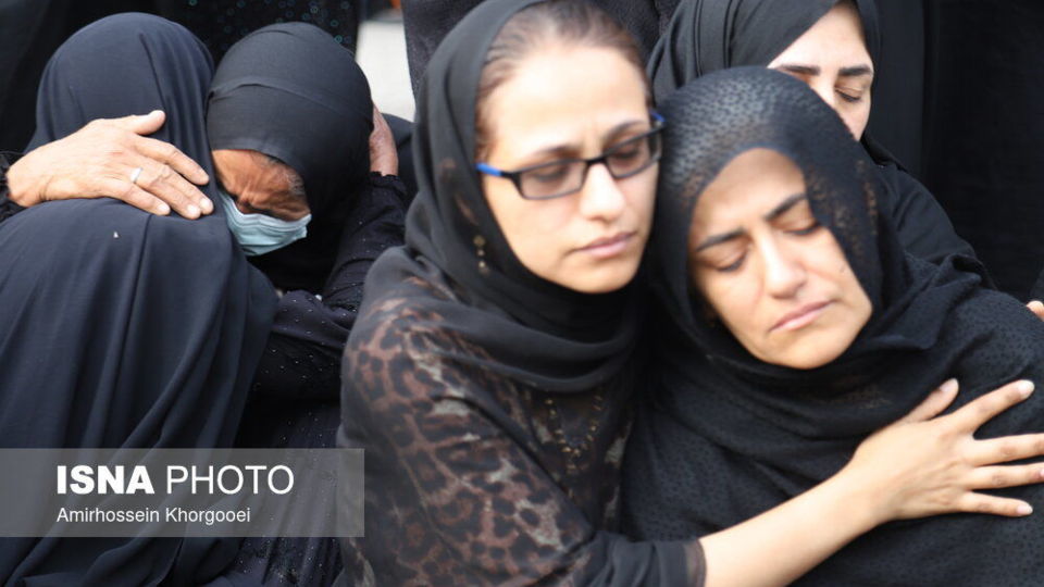 مراسم تشییع پیکر پاک دانش‌آموزان شهید - میناب