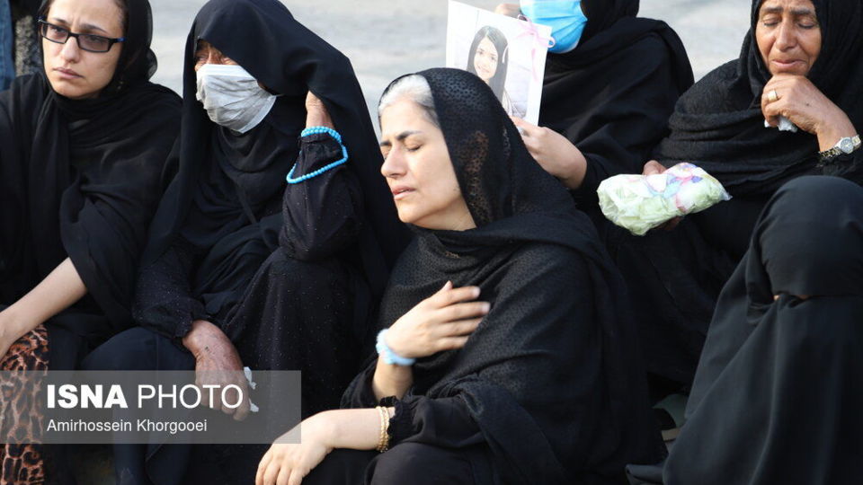 مراسم تشییع پیکر پاک دانش‌آموزان شهید - میناب