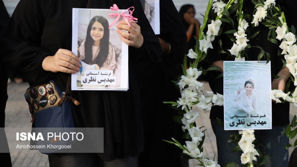 مراسم تشییع پیکر پاک دانش‌آموزان شهید - میناب