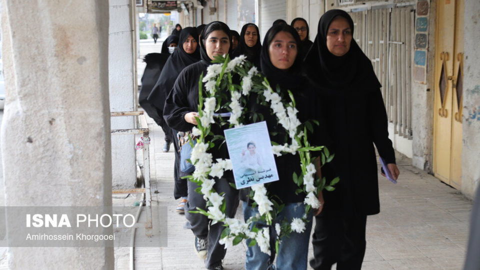 مراسم تشییع پیکر پاک دانش‌آموزان شهید - میناب