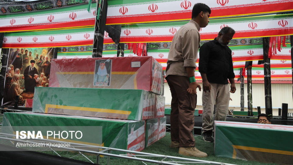 مراسم تشییع پیکر پاک دانش‌آموزان شهید - میناب