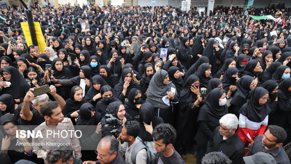 مراسم تشییع پیکر پاک دانش‌آموزان شهید - میناب