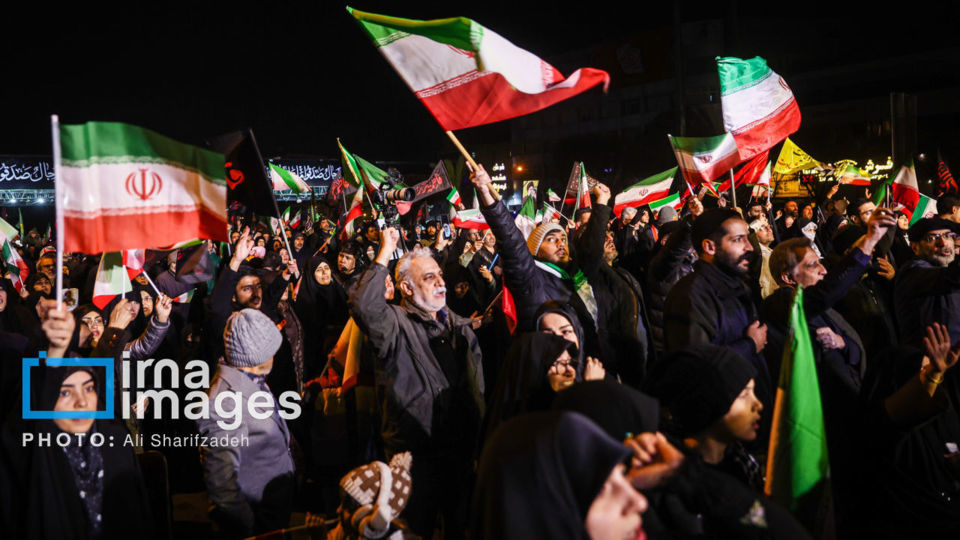 سوگواری مردم تهران در عزای رهبر انقلاب