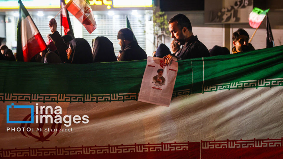 سوگواری مردم تهران در عزای رهبر انقلاب
