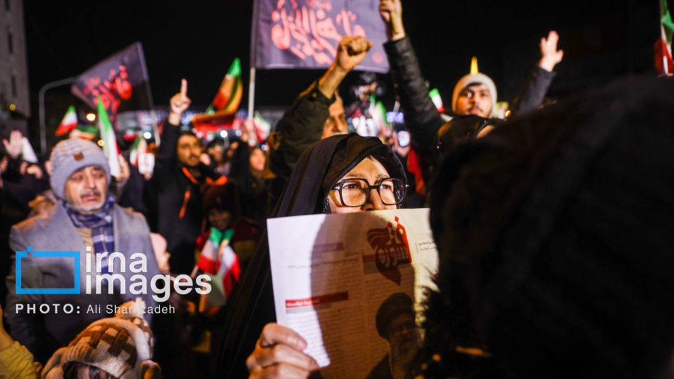 سوگواری مردم تهران در عزای رهبر انقلاب