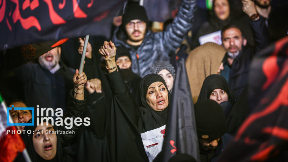 سوگواری مردم تهران در عزای رهبر انقلاب