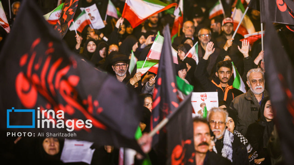 سوگواری مردم تهران در عزای رهبر انقلاب