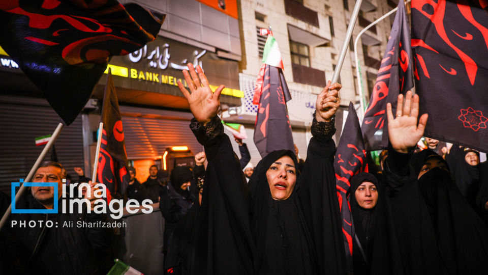 سوگواری مردم تهران در عزای رهبر انقلاب