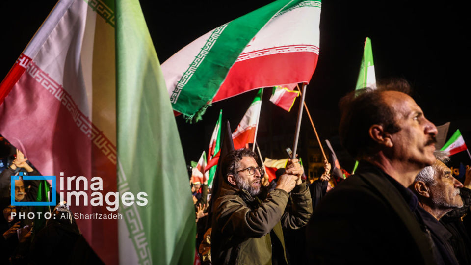 سوگواری مردم تهران در عزای رهبر انقلاب