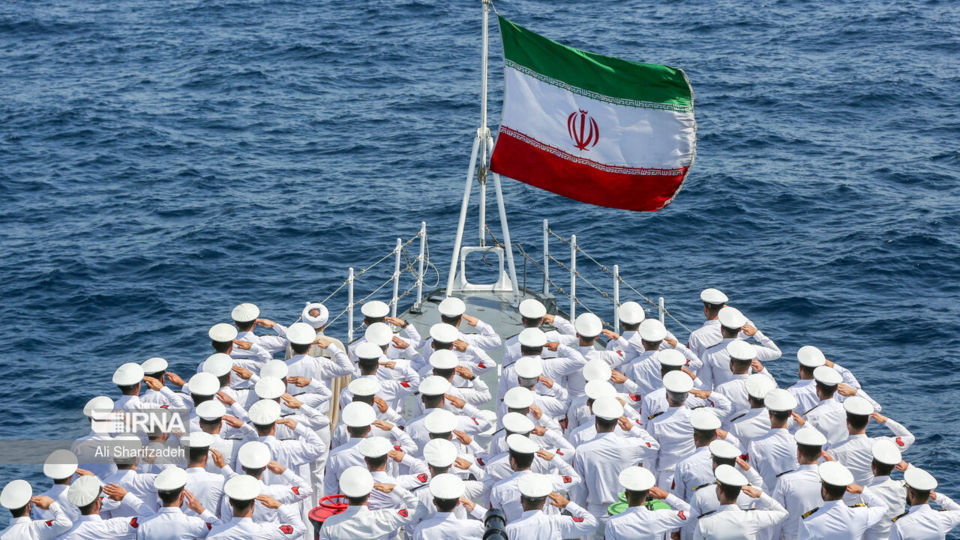 ۱۰۴ شهید و ۳۲ مجروح نتیجه جنایت آمریکا در حمله به ناو دنا ۱۰۴ شهید و ۳۲ مجروح نتیجه جنایت آمریکا در حمله به ناو دنا