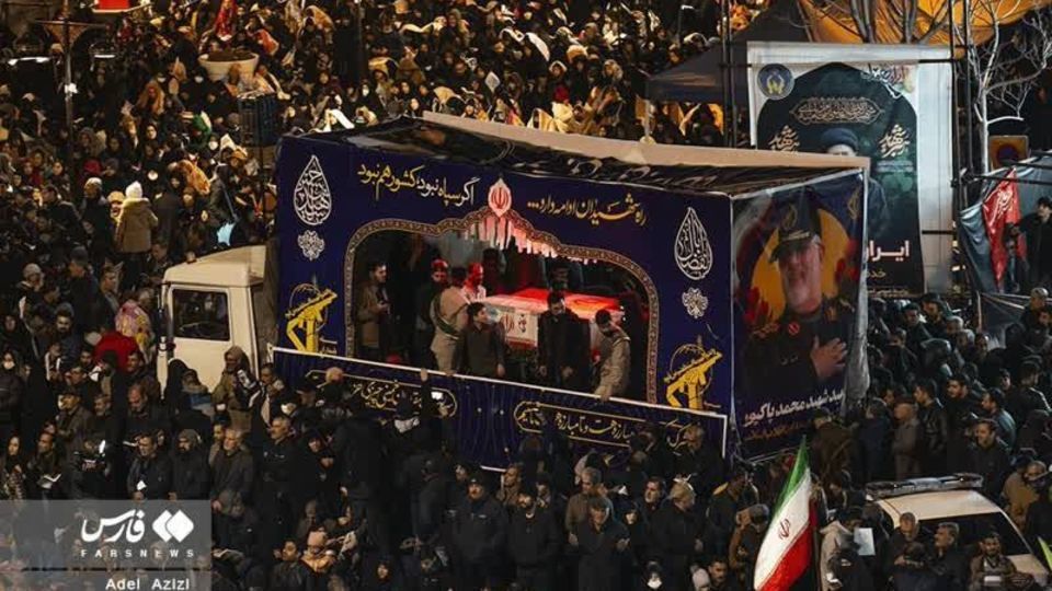 تشییع باشکوه پیکر شهید پاکپور در اراک