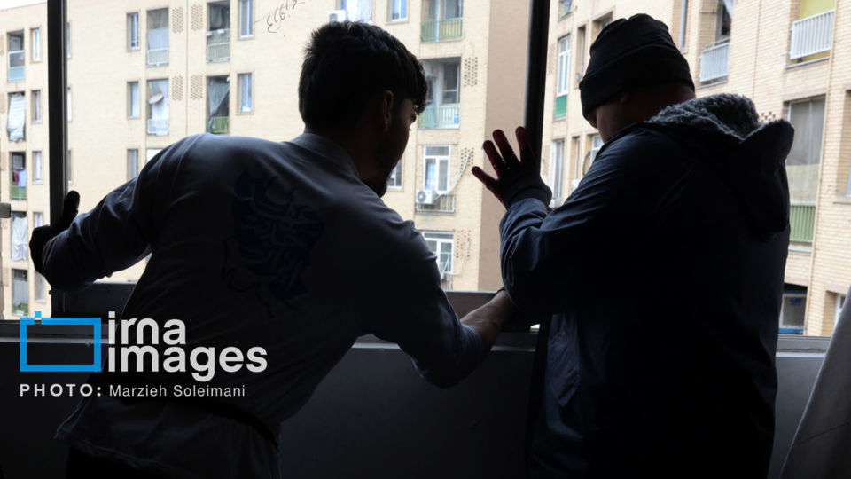 بازسازی خانه های آسیب دیده حملات آمریکایی - صهیونیستی