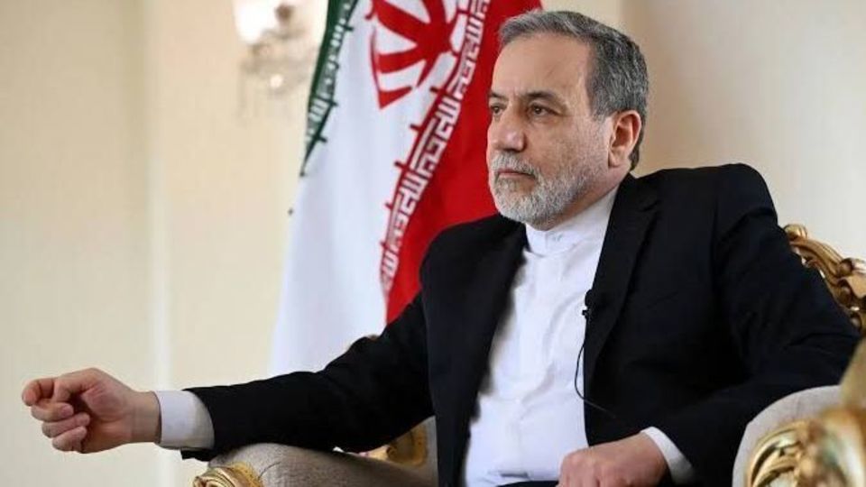 عراقچی: تنگه هرمز برای همه جز آمریکا و متحدانش باز است عراقچی: تنگه هرمز برای همه جز آمریکا و متحدانش باز است