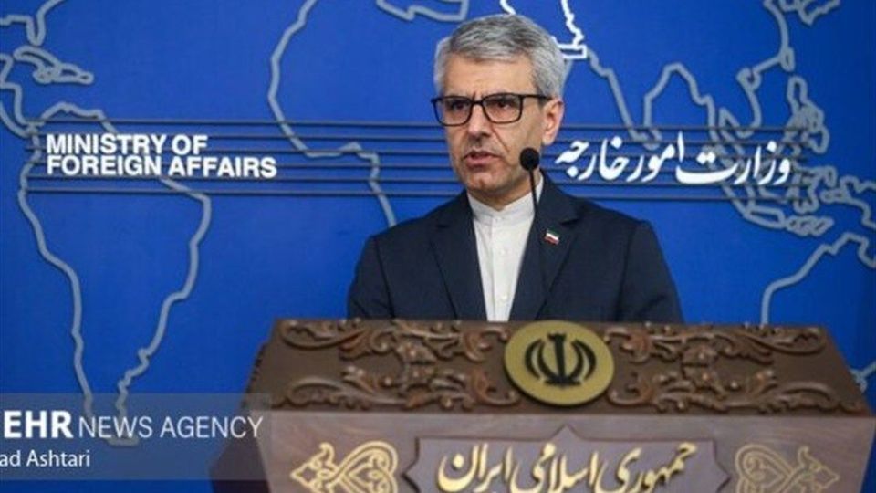 بقایی: ایرانیان در برابر قلدری سر خم نمیکنند و از میهن دفاع میکنند بقایی: ایرانیان در برابر قلدری سر خم نمیکنند و از میهن دفاع میکنند
