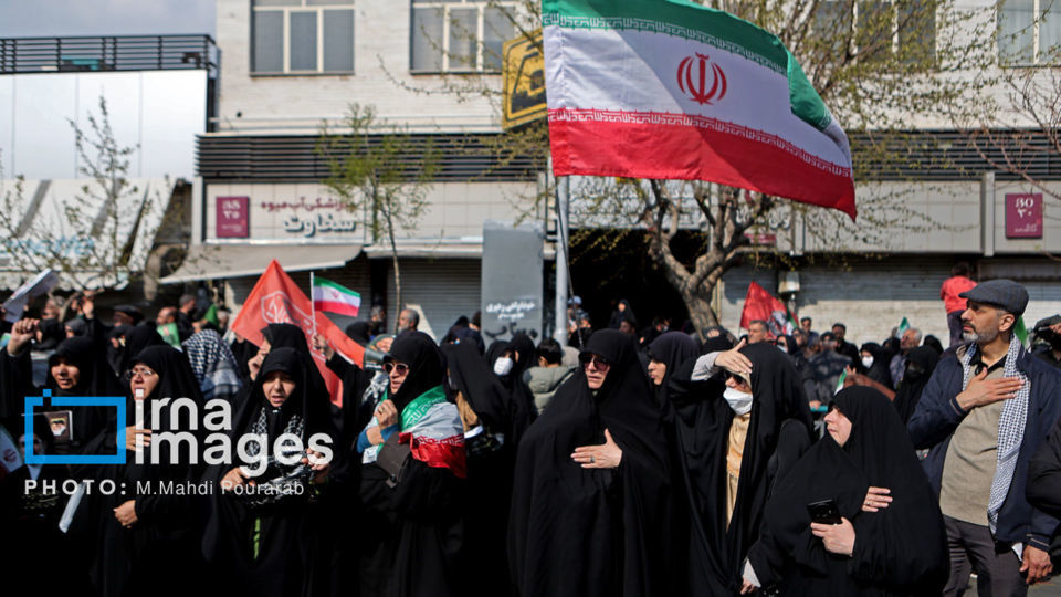 تشییع پیکر شهدای ناوشکن دنا