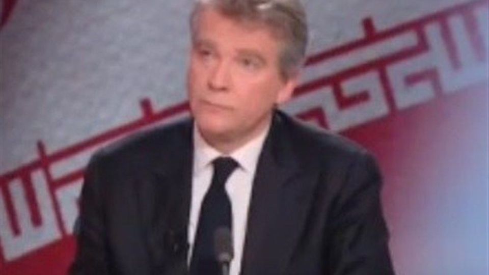 وزیر سابق دولت فرانسه: ترامپ در باتلاق جنگ با ایران فرو رفته است وزیر سابق دولت فرانسه: ترامپ در باتلاق جنگ با ایران فرو رفته است