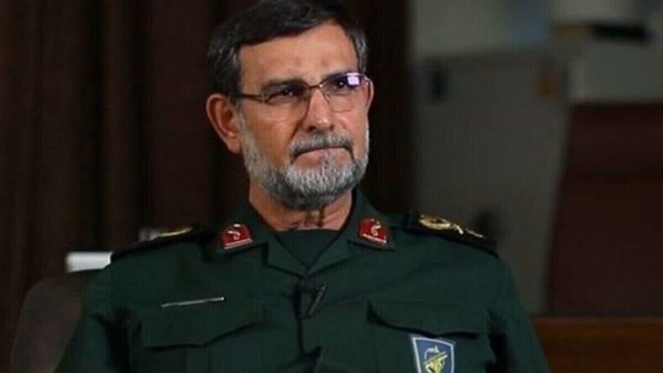 دریادار تنگسیری: عبور از تنگه هرمز نیازمند مجوز است دریادار تنگسیری: عبور از تنگه هرمز نیازمند مجوز است