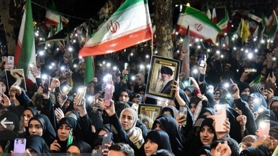 پژمانفر: عملیات موشکی متوقف نمیشود، مسئله پنهانی با مردم نخواهیم داشت پژمانفر: عملیات موشکی متوقف نمیشود، مسئله پنهانی با مردم نخواهیم داشت