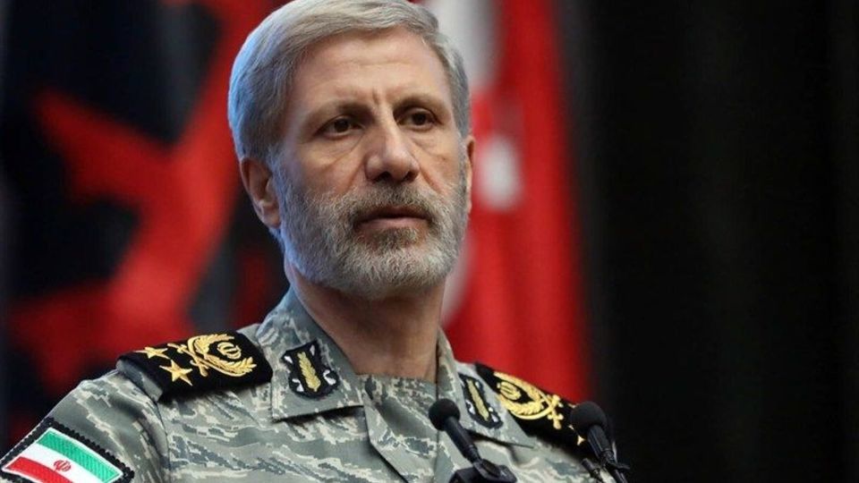 سرلشکر حاتمی: در صورت عملیات زمینی دشمن، یک نفرشان هم نباید زنده بماند سرلشکر حاتمی: در صورت عملیات زمینی دشمن، یک نفرشان هم نباید زنده بماند